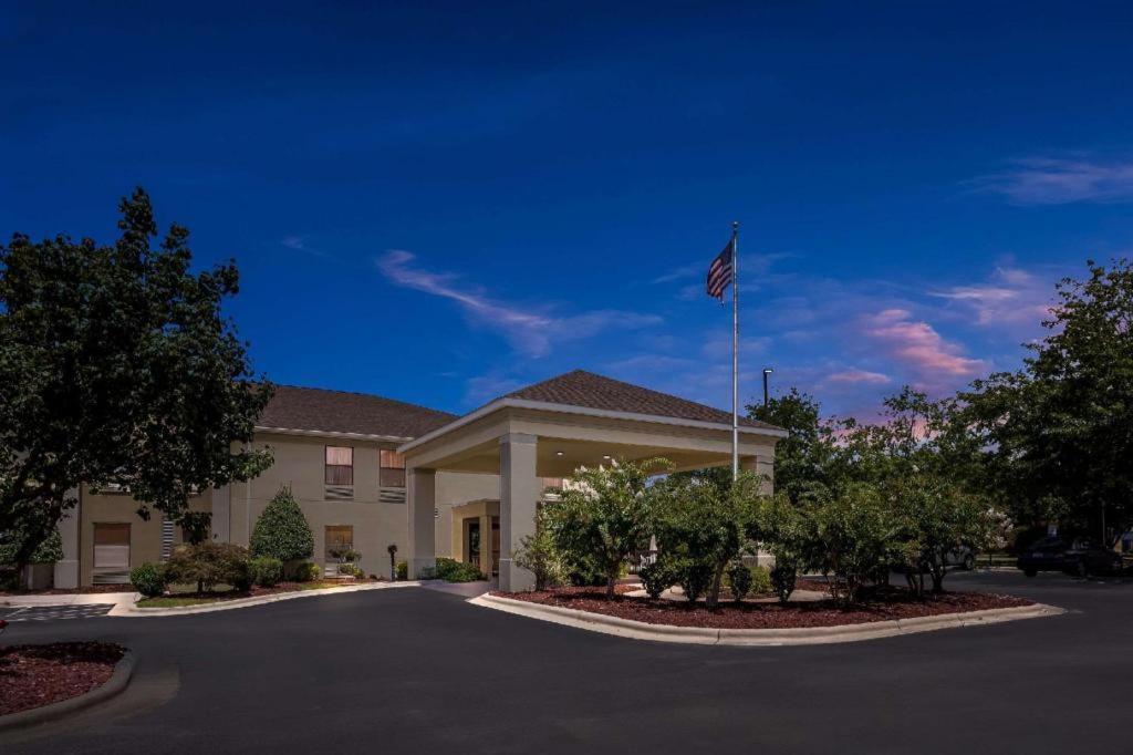 Comfort Inn Clinton Екстериор снимка