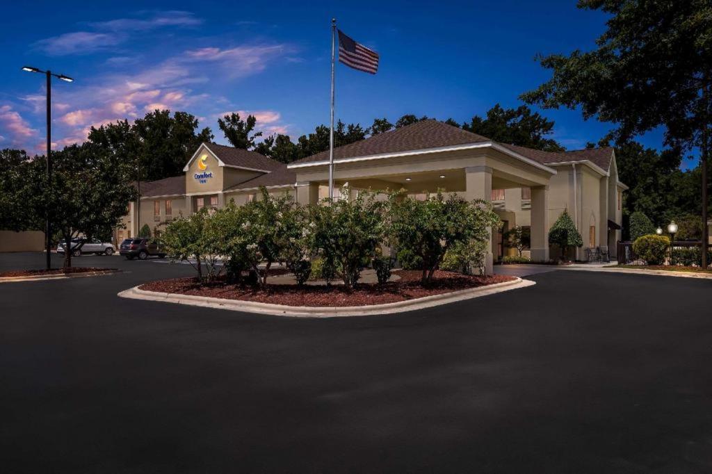 Comfort Inn Clinton Екстериор снимка
