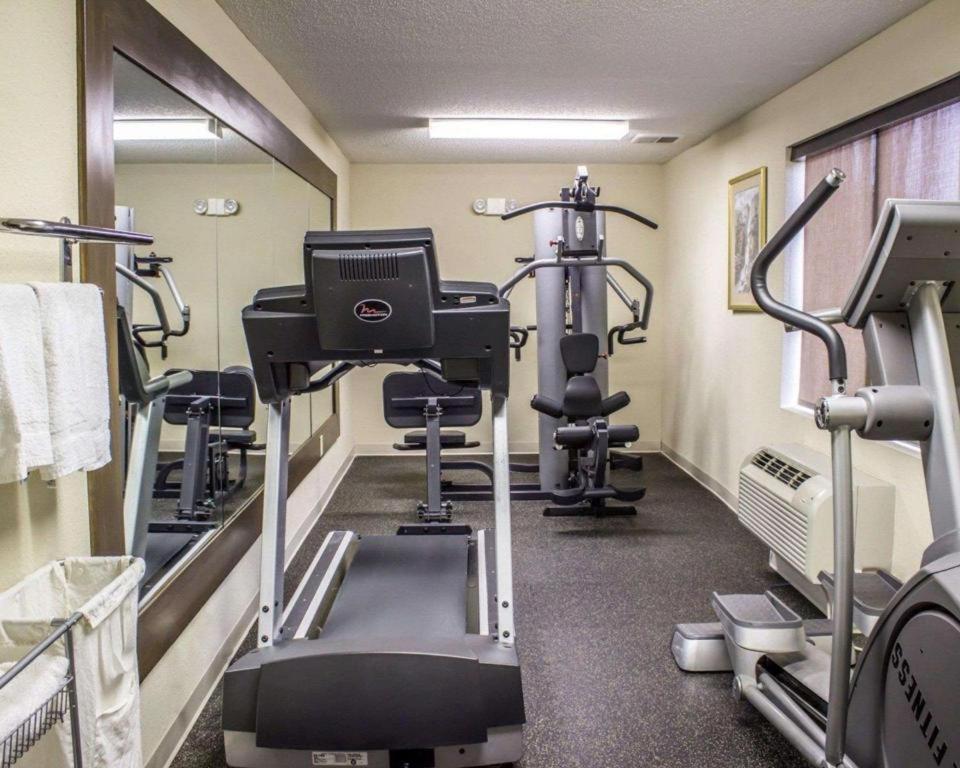 Comfort Inn Clinton Екстериор снимка